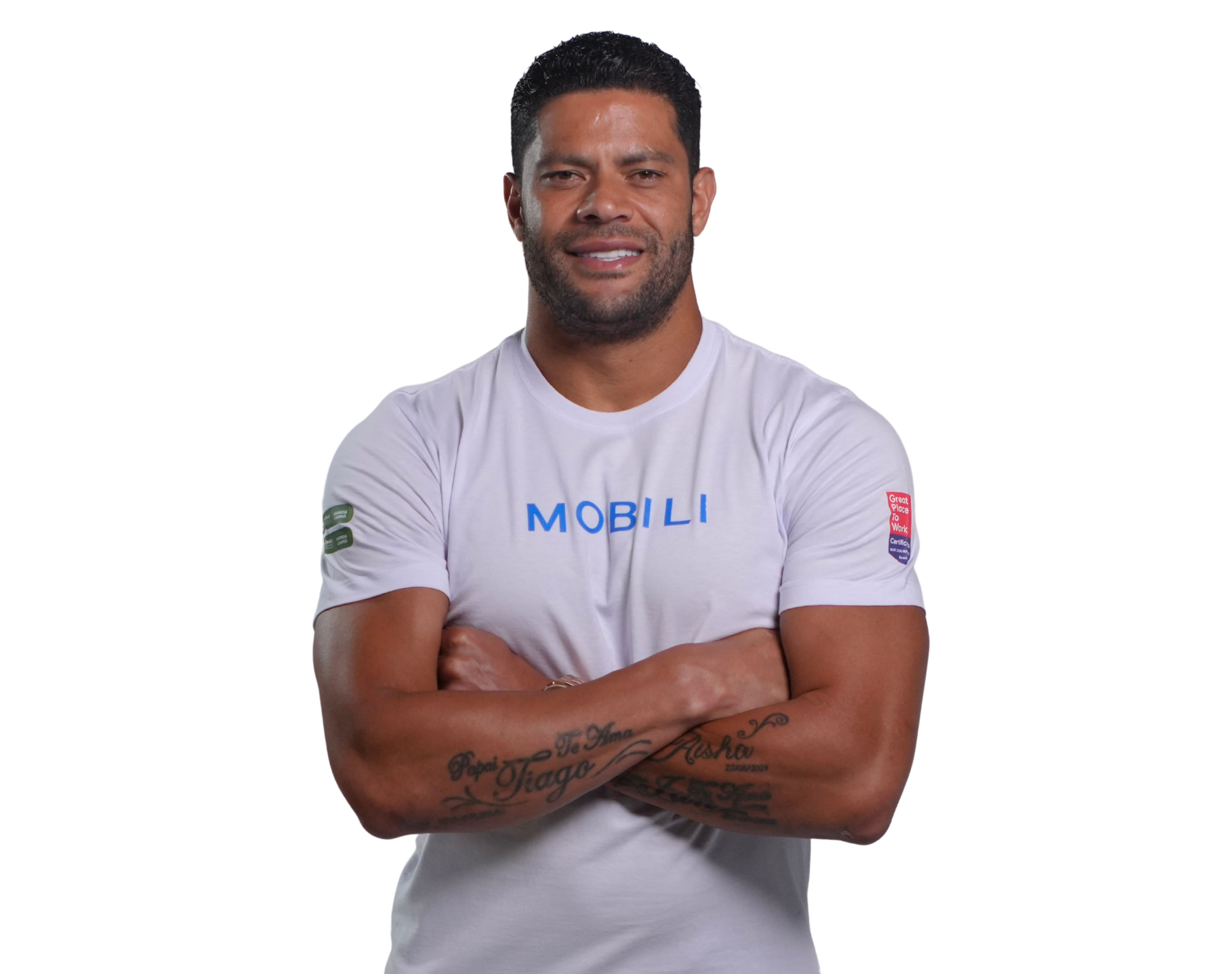Hulk vestindo a camiseta da Mobili na campanha A força que protege